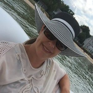 Meet your Posher, Julie